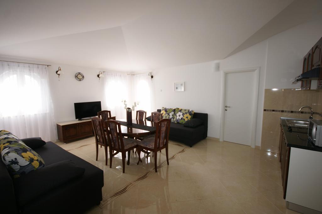 Rosina * Rogoznica (Sibenik-Knin)